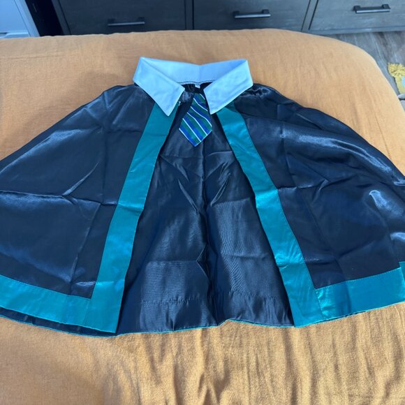Women's Slytherin Costume size M - Picture 6 of 10